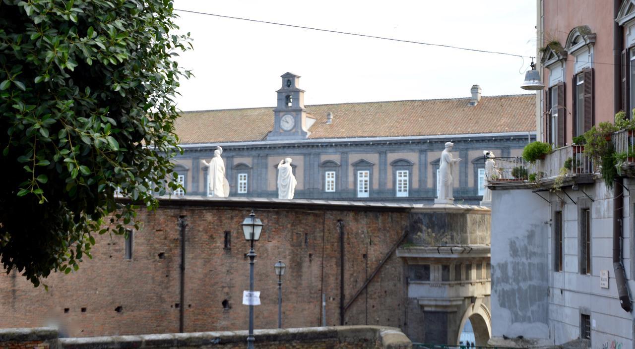 Relais Piazza Del Plebiscito B&B Neapel Exteriör bild
