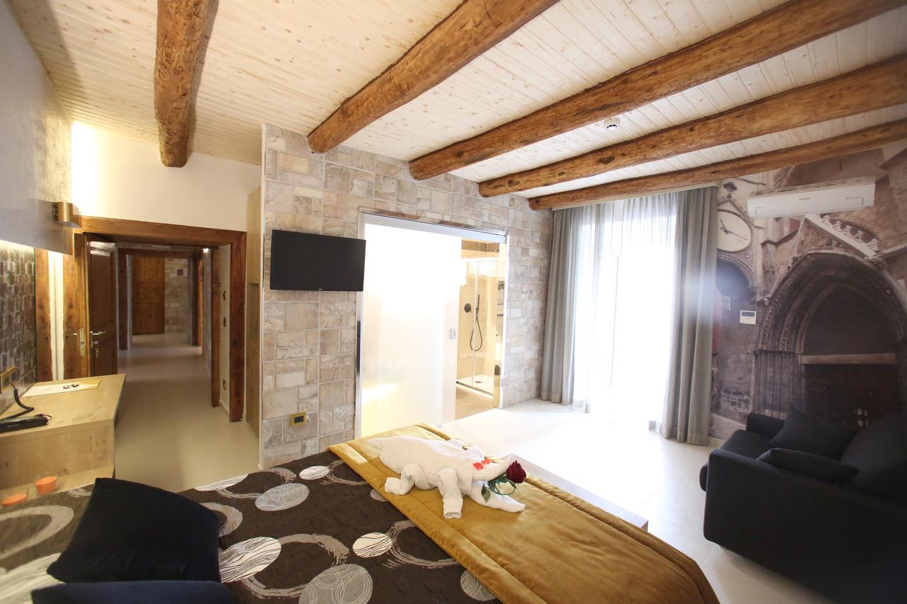 Relais Piazza Del Plebiscito B&B Neapel Exteriör bild