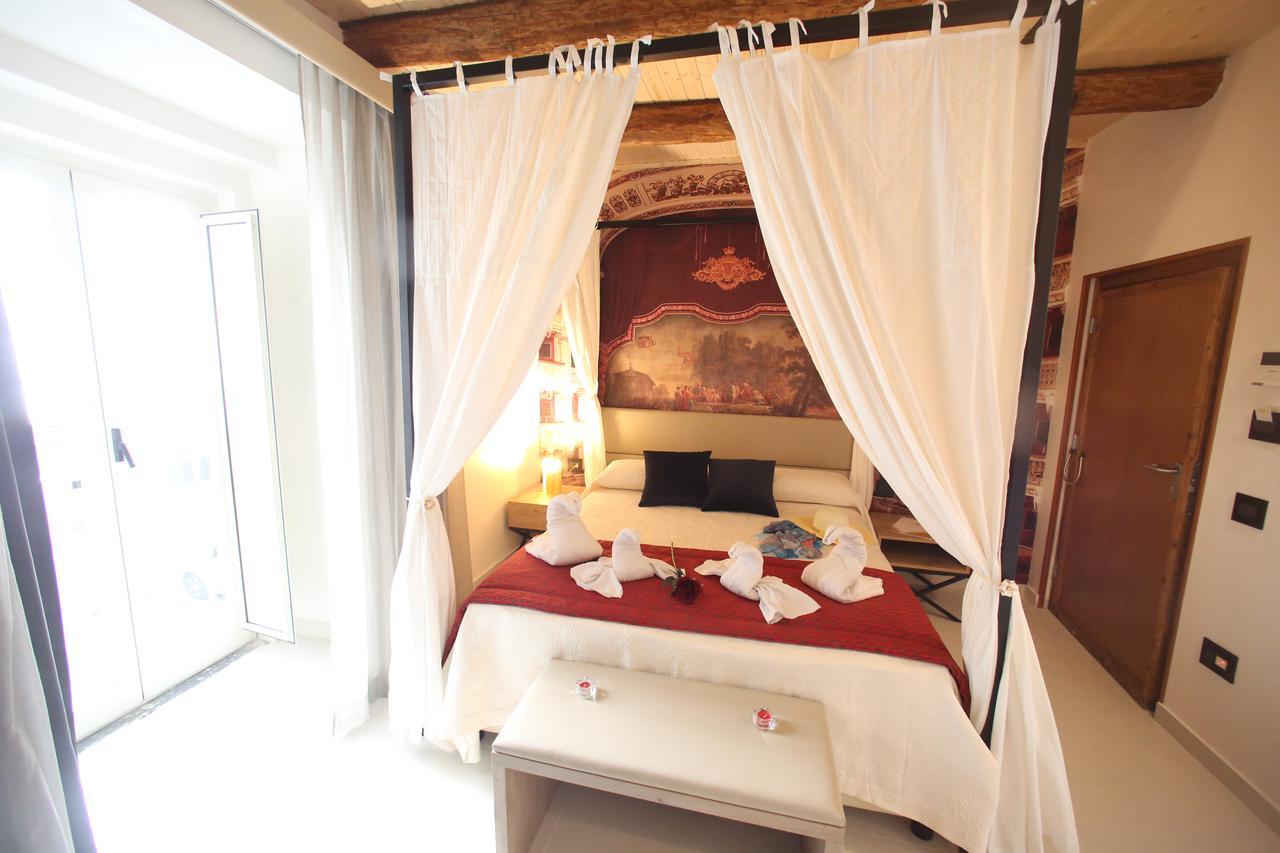 Relais Piazza Del Plebiscito B&B Neapel Exteriör bild