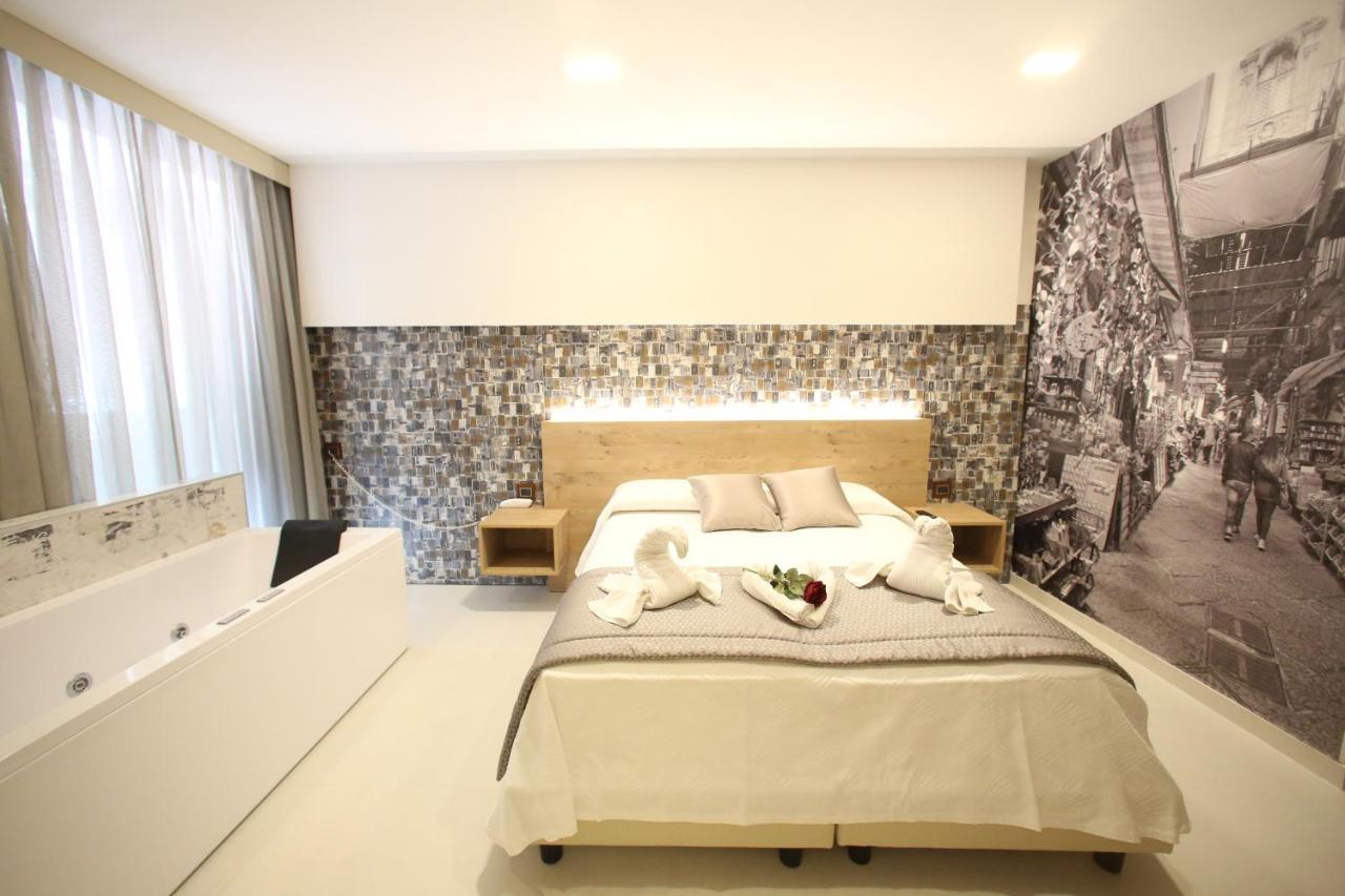 Relais Piazza Del Plebiscito B&B Neapel Exteriör bild